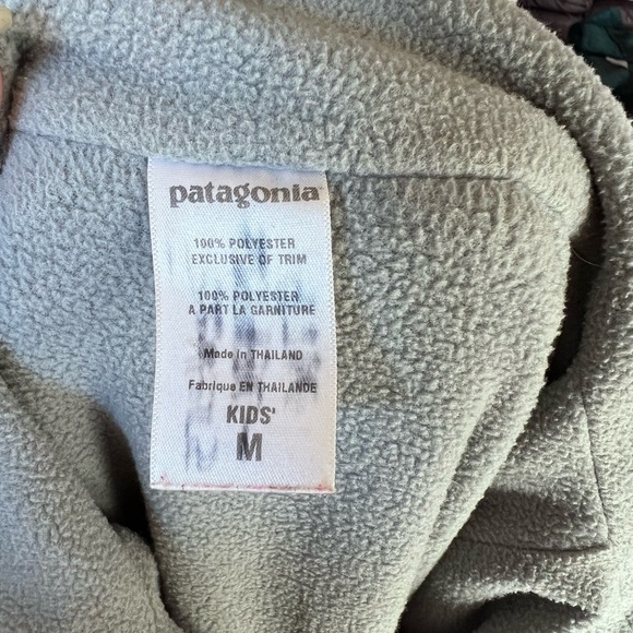 Kids Patagonia fleece lined bomber jacket green size Medium. - Picture 2 of 16